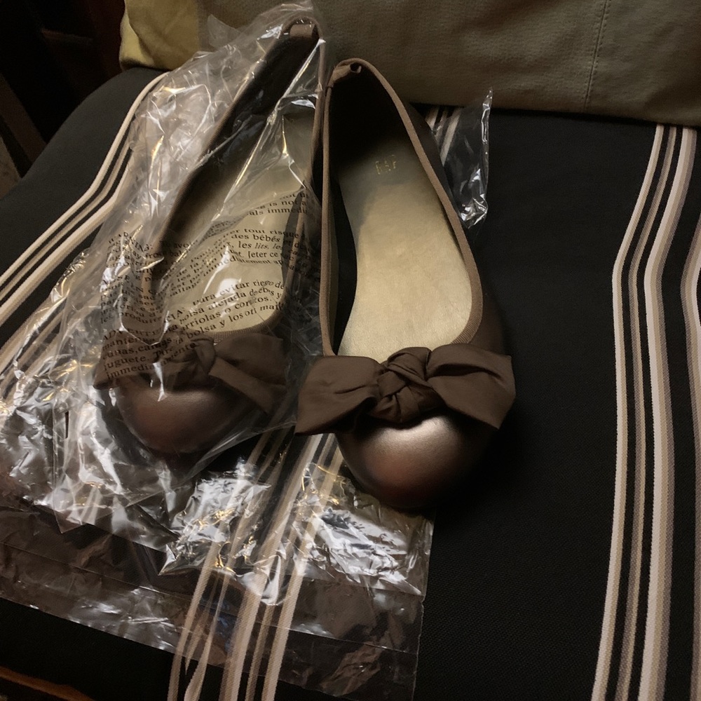 GAP || Bronze Ballet Flats with Bow; Size 8 1/2